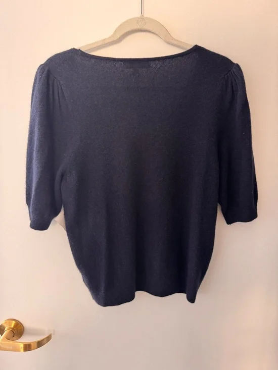 White + Warren Navy V-Neck 100% Cashmere Top - Size Large - Brand New with tags - Picture 3 of 4